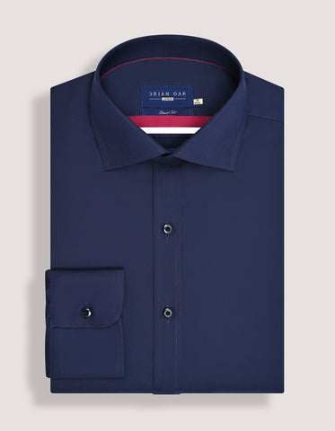 Chemise habillée en coton bleu marine facile à repasser