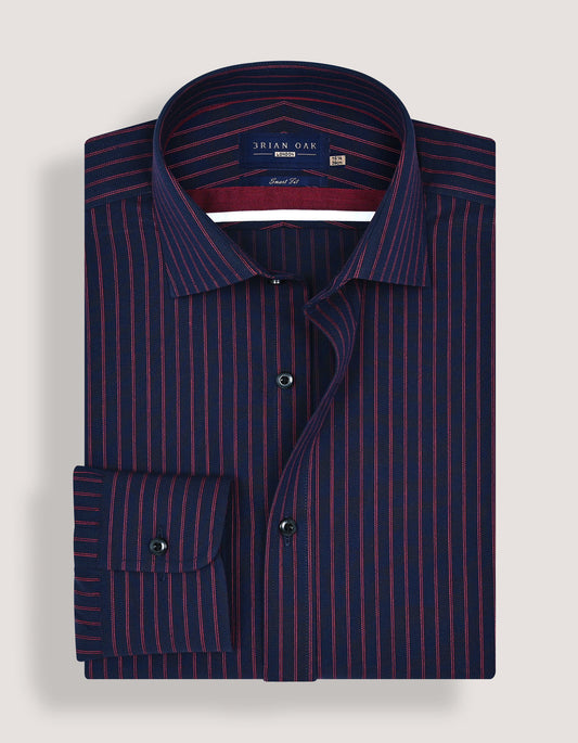 Chemise bleu marine à rayures rouges
